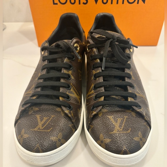 Louis Vuitton Front Row Sneakers - Picture 4 of 9